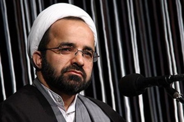 توازن بین عقل و احساس در واقعه عاشورا برقرار باشد