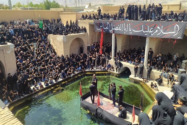 عزاداری ظهر تاسوعا در کنار قنات تاریخی سلیمانیه عزاداری ظهر تاسوعا در کنار قنات تاریخی سلیمانیه