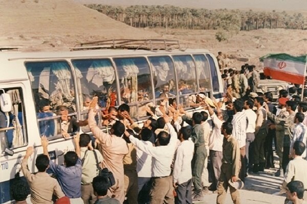 ورود آزادگان به میهن ورود آزادگان به میهن