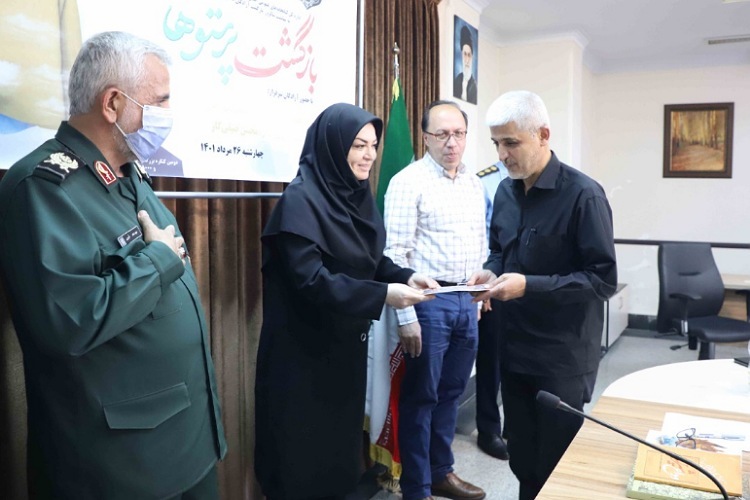 نشست بازگشت پرستوها در کتابخانه های همدان