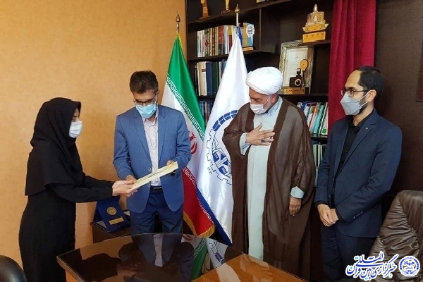 برگزیدگان مسابقه وصایای شهدا در جهاددانشگاهی خراسان‌جنوبی تجلیل شدند