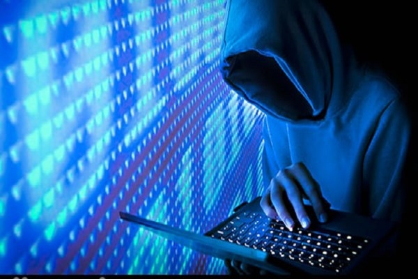 نشر اکاذیب در فضای مجازی