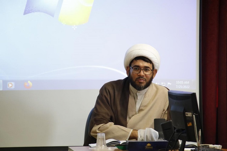 حجت&zwnj;الاسلام مهدی قشقایی&zwnj;نژاد، مسئول مرکز مددکاری و تبلیغ دینی نهاد رهبری دانشگاه علوم پزشکی شیراز