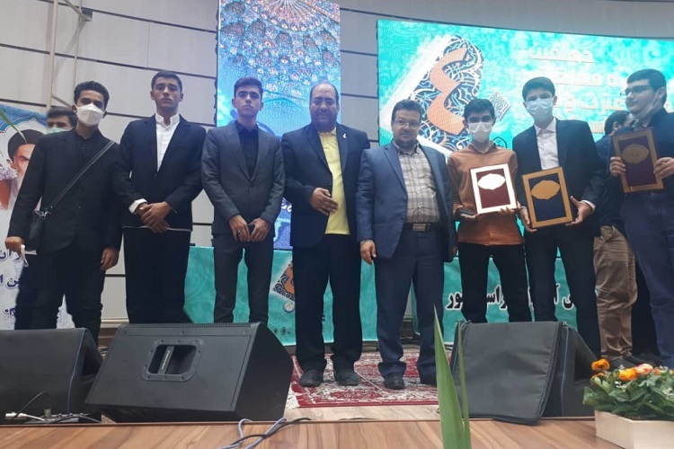 دانش‌آموزان فارس مسابقات سراسری قرآن