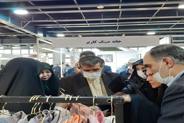 بازدید وزیر ارشاد از نخستین نمایشگاه مد و پوشاک ایرانی اسلامی