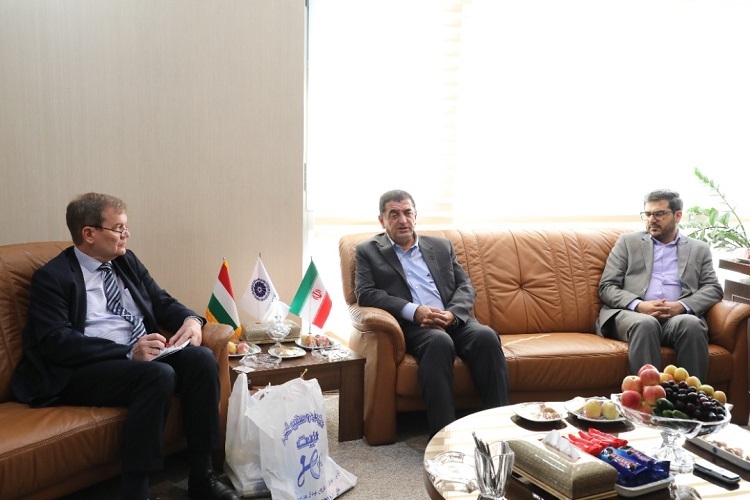 دیدار رئیس اتاق بازرگانی و معاون استاندار فارس با سفیر مجارستان