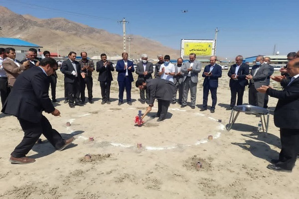 کلنگ‌زنی احداث کارخانه بزرگ شیشه در ارومیه