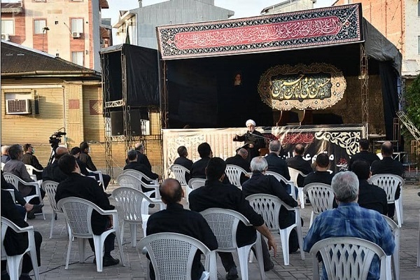 خداوند، شفا را در تربت امام حسین(ع) قرار داده است