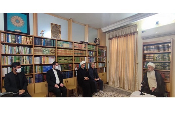 آیت‌الله ناصر مکارم شیرازی، از مراجع معظم تقلید شیعه