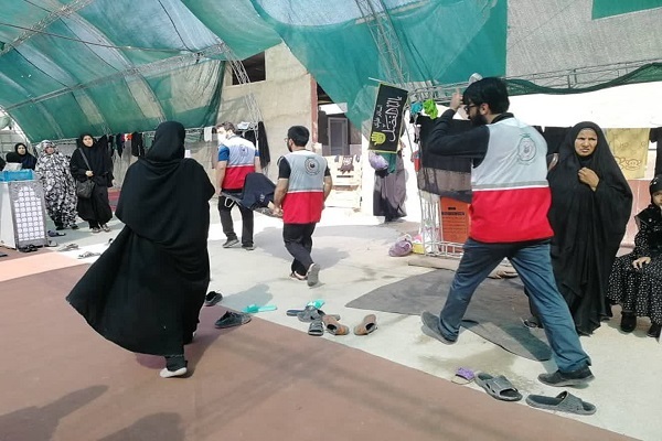 استقرار تیم بهداشت و درمان هلال احمر استان قم در کشور عراق