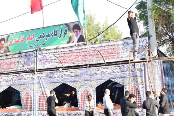 عکس | حضور زائران اربعین در موکب امام خامنه‌ای خرم‎آباد