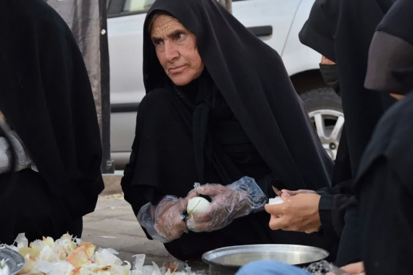 عکس | حضور زائران اربعین در موکب امام خامنه‌ای خرم‎آباد