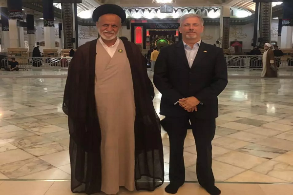 سفیر برزیل و حجت‌الاسلام حسینی، کارشناس دینی اداره امور بین‌الملل آستان قم