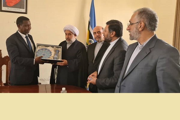 دیدار رئیس جامعةالمصطفی العالمیه با وزیر علوم تانزانیا
