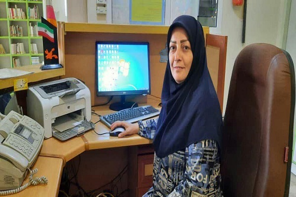 مژگان هادی مسئول کانون فرهنگی و هنری اسدآباد