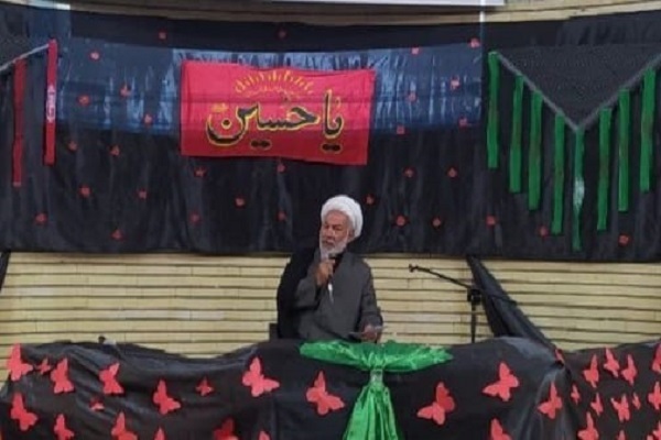 کربلا مرکز ثقل عاشقان حسینی است