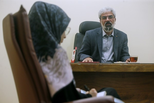 مسعود جان بزرگی و خبرنگار ایکنا