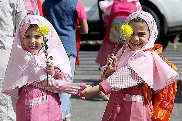 بازگشایی مدارس و حضور دانش اموزان کلاس اولی در گلستان