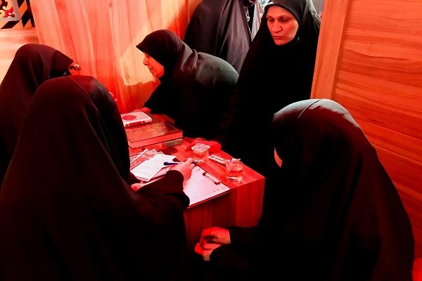 استفاده بیش از ۳۲ هزار نفر از خدمات واحد قرآنی بانوان در حرم مطهر عباسی