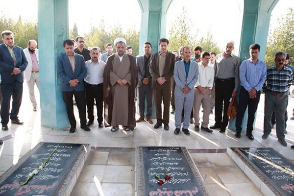 تجدید میثاق اساتید و کارکنان بسیجی دانشگاه لرستان با شهدا