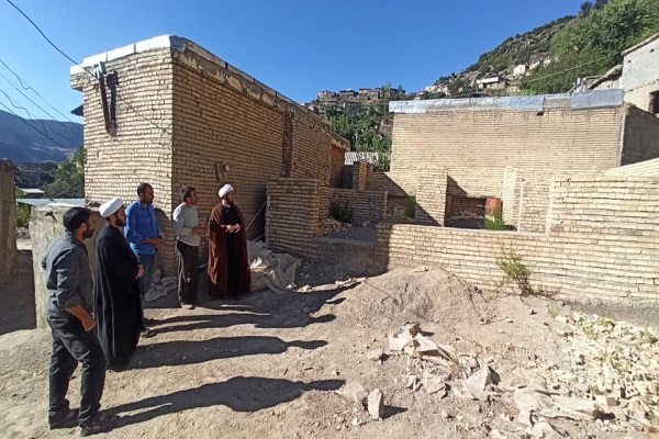 حجت الاسلام اسماعیلی مسئول اداره تبلیغات اسلامی شهرستان رامیان در ساخت خانه عالم
