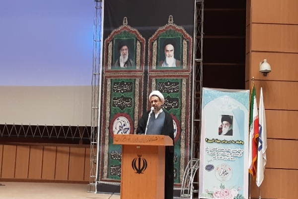 حجتالاسلام حسن علیدادیسلیمانی نماینده ولیفقیه در استان و امام جمعه کرمان حجتالاسلام حسن علیدادیسلیمانی نماینده ولیفقیه در استان و امام جمعه کرمان