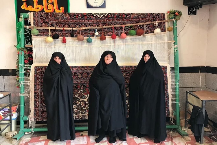 بانوان بافنده فرش عتبات عالیات همدان