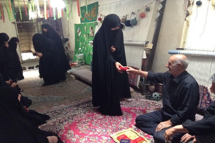 قالی بافی برای امام حسین