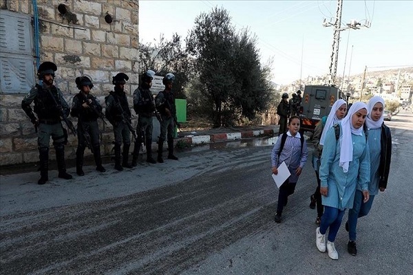 برگزاری تجمع در اعتراض به محدودیت‌های اسرائیل در مدارس فلسطین