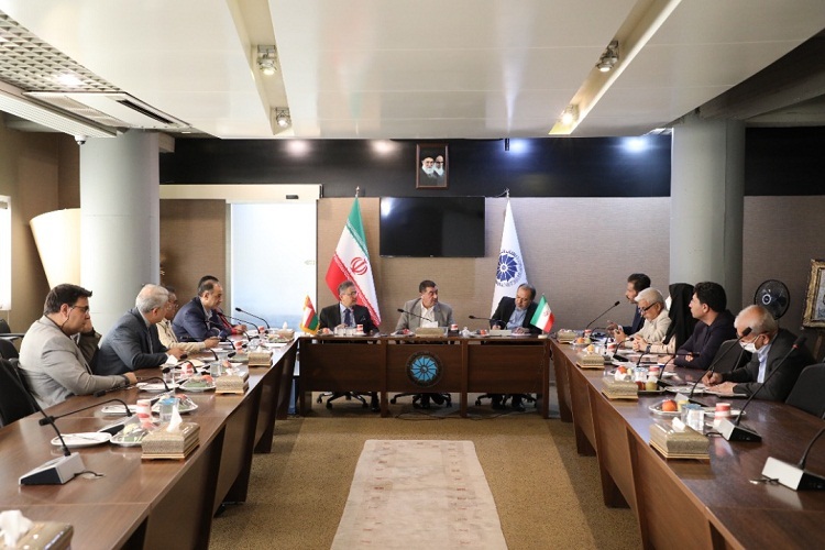 دیدار هیئت نمایندگان اتاق بازرگانی فارس با سفیر عمان