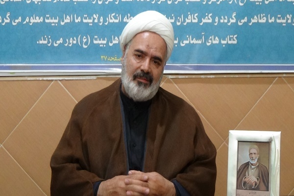 حجت‌الاسلام والمسلمین علی‌اصغر کریمی، مدیر مؤسسه قرآن و عترت کربلایی کاظم ساروقی