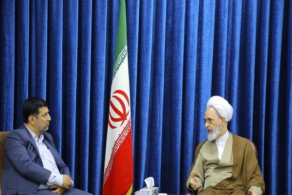دیدار آیت‌الله اعرافی با رییس سازمان دامپزشکی کشور