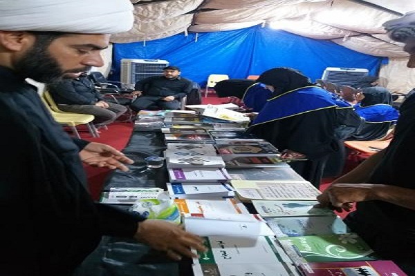 اهدای بیش از 16 هزار کتاب به زائران اربعین حسینی