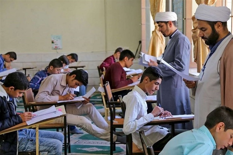 حضور طلاب در مدارس