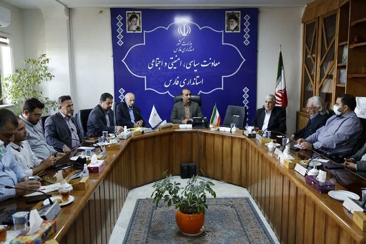 نشست جمعی از اصحاب رسانه فارس با معاون استاندار