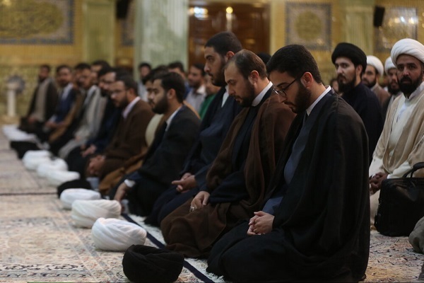 جمعی از طلاب توسط آیت‌الله العظمی مکارم شیرازی، معمم شدند