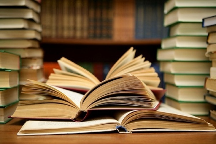 کتاب جزء ضروریات اصلی خانواده قرار گیرد