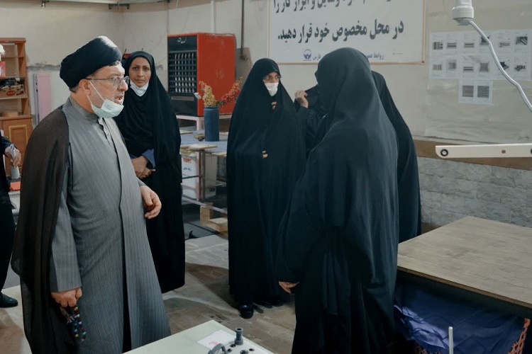بازدید زنان خیر همراه با رئیس کل دادگستری فارس از زندان شیراز