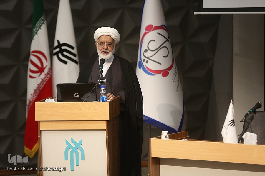 حجت‌الاسلام والمسلمین علی‌محمد حکیمیان، رئیس پژوهشگاه حوزه و دانشگاه