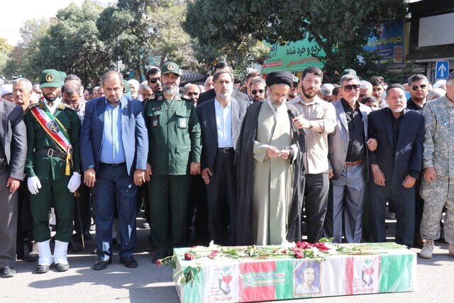 پیکر شهید محمد مهاجر در بجنورد تشییع شد