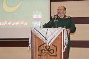 ملت ایران با علم و آگاهی پای انقلاب اسلامی ایستاده است