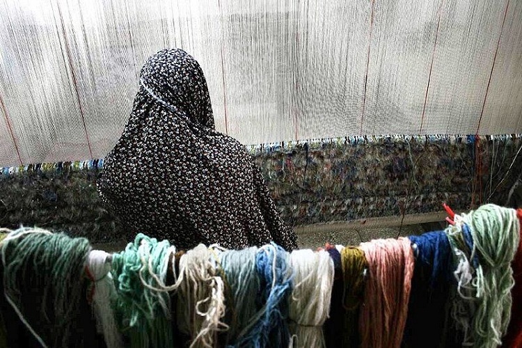 زن سرپرست خانواده
