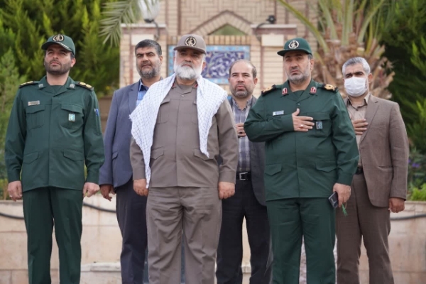 ادای احترام سردار نقدی به شهدای کرمان