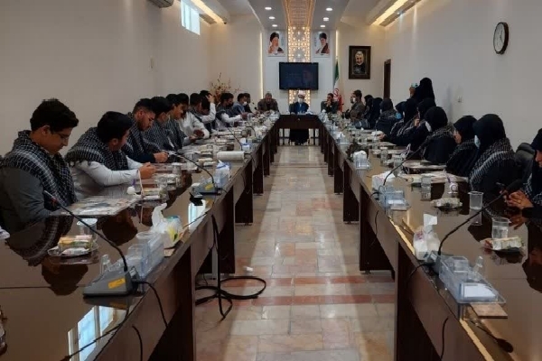 دیدار امام جمعه کرمان با دانش آموزان نخبه