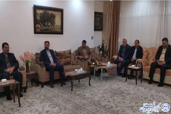 دیدار مسئولان خراسان‌جنوبی با خانواده شهید شخمگر