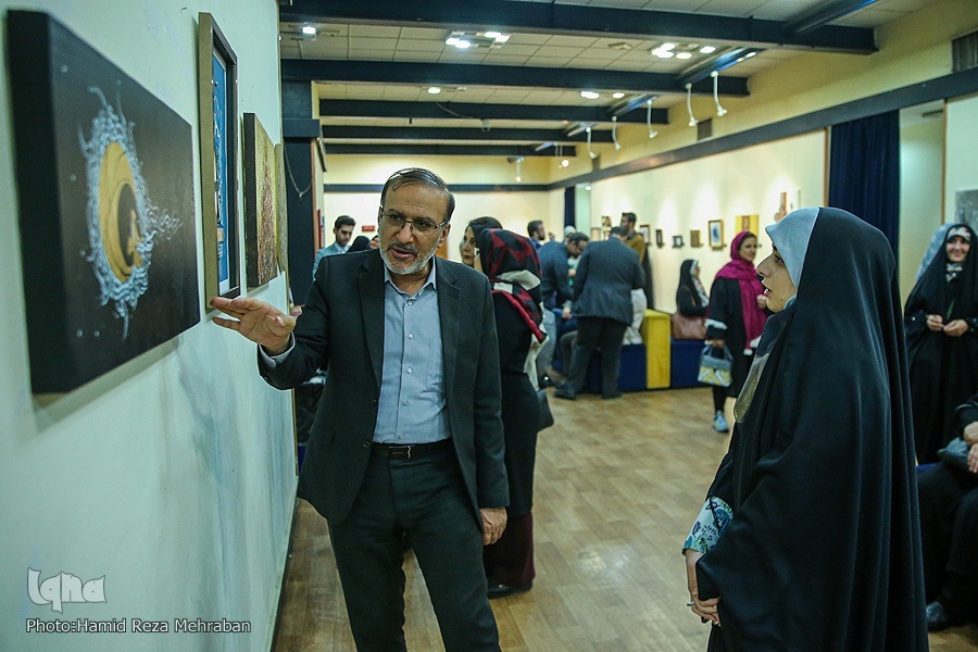 نمایشگاه هنرهای تجسمی ماه تمام افتتاح شد
