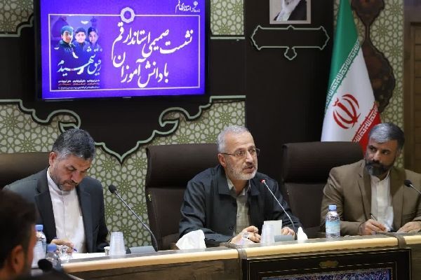 سیدمحمدتقی شاهچراغی، استاندار قم، به مناسبت روز دانش آموز