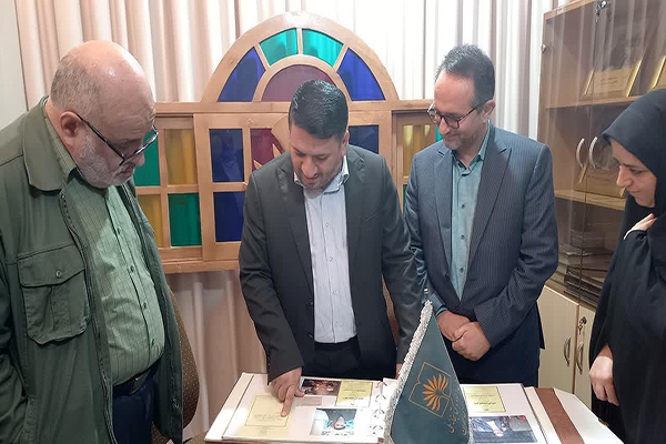 بازدید استاندار یزد از اسناد و کتابخانه ملی