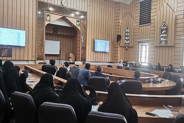 دوره ممتحنان طرح «حفظ عمومی قرآن» در یزد