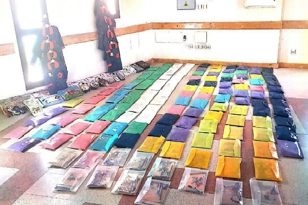 توزیع کمک مومنانه در بم